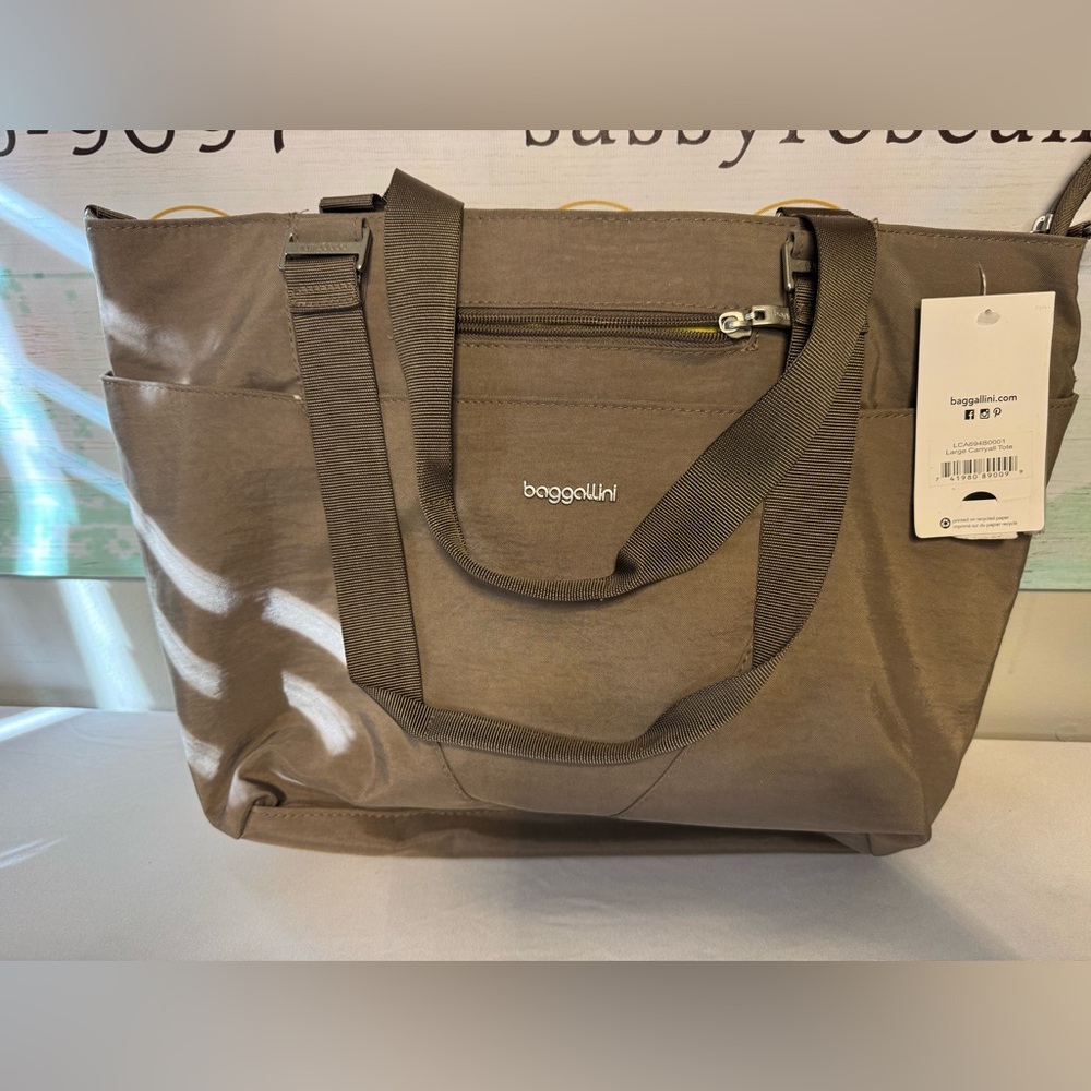 NWT Baggalini tote